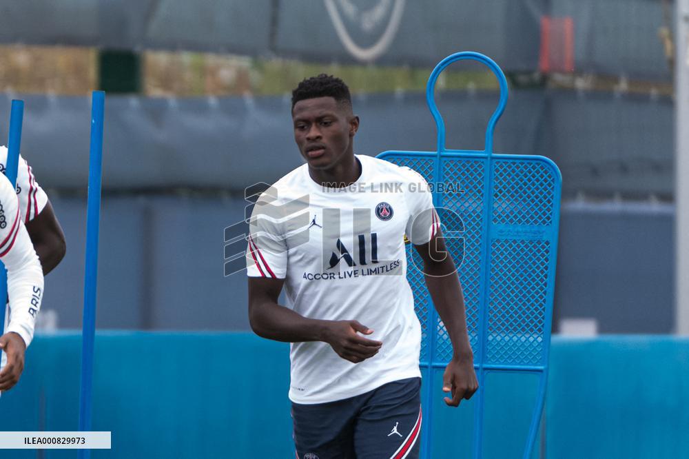 PSG Training Session - Saint Germain en Laye