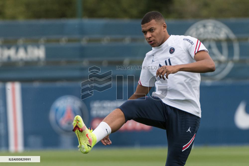 PSG Training Session - Saint Germain en Laye