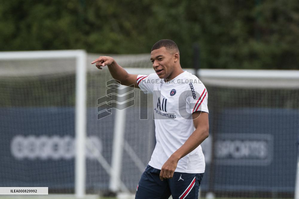 PSG Training Session - Saint Germain en Laye