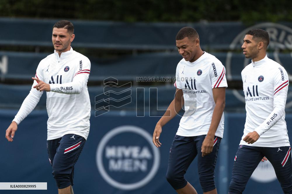 PSG Training Session - Saint Germain en Laye