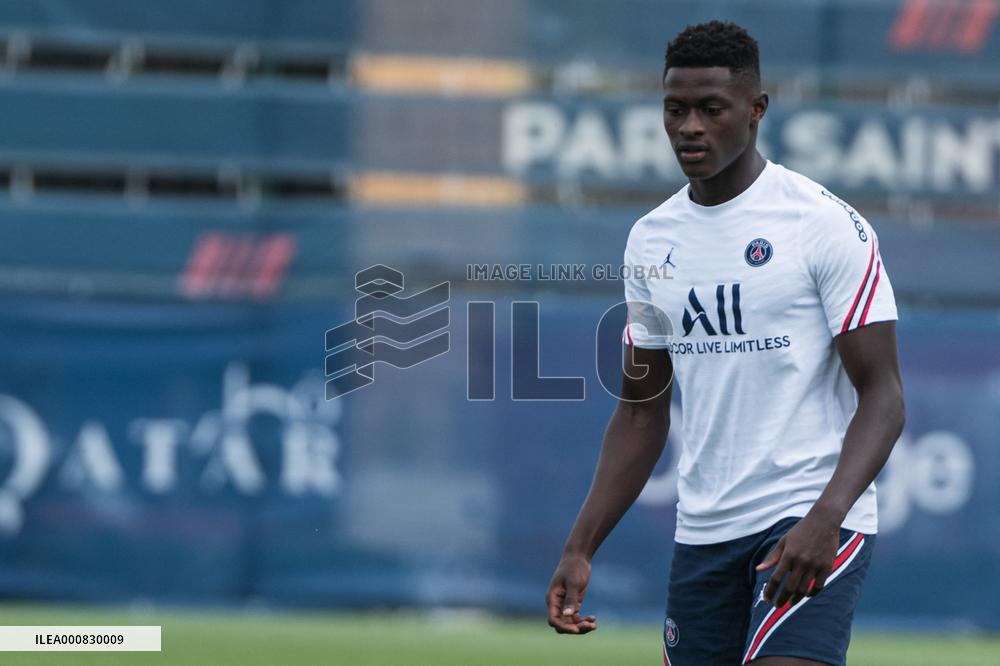 PSG Training Session - Saint Germain en Laye