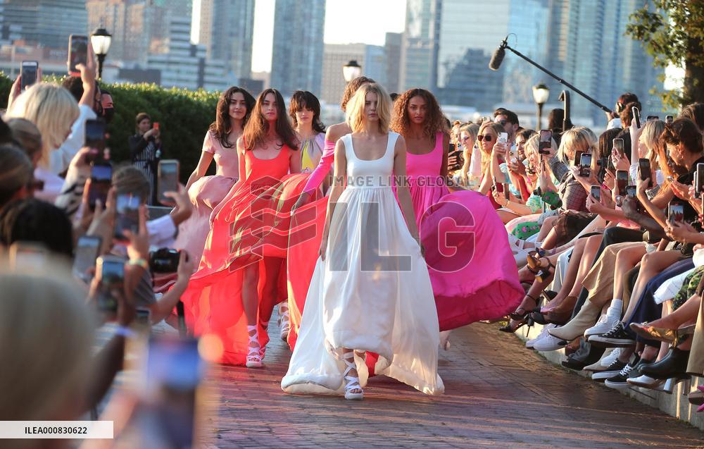 Celebs at Cynthia Rowley during fashion week - New York