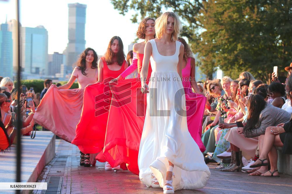 Celebs at Cynthia Rowley during fashion week - New York