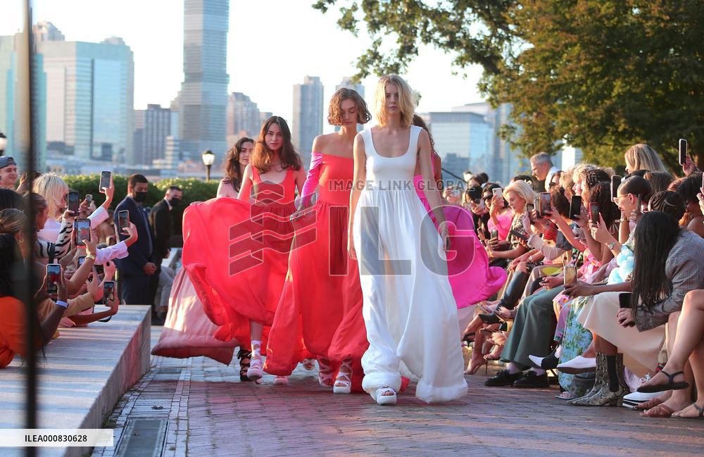 Celebs at Cynthia Rowley during fashion week - New York