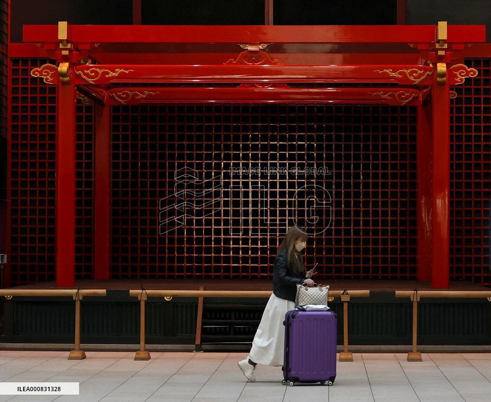 Quiet Haneda airport after global entry ban amid virus fear