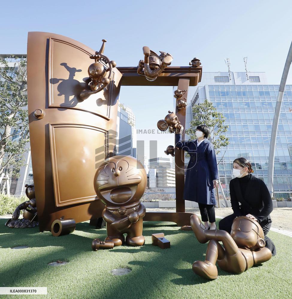 Doraemon statue unveiled in Tokyo
