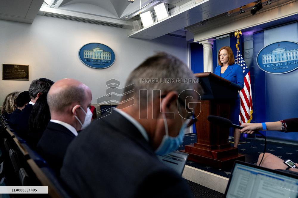 White House Holds Press Briefing