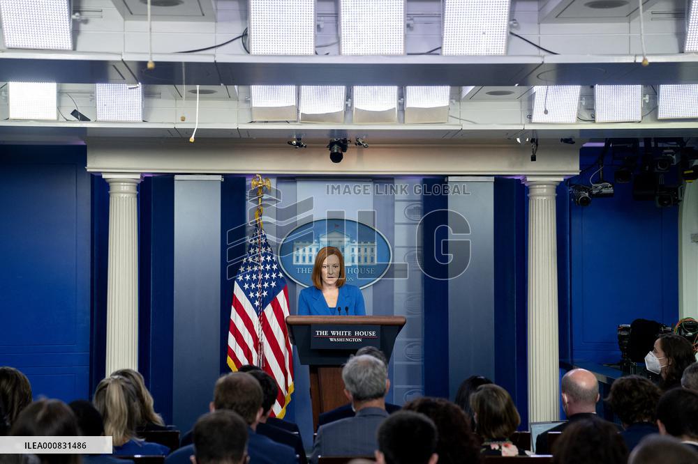 White House Holds Press Briefing