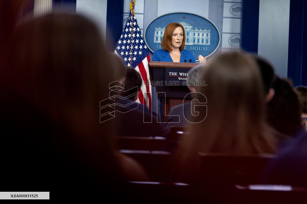 White House Holds Press Briefing