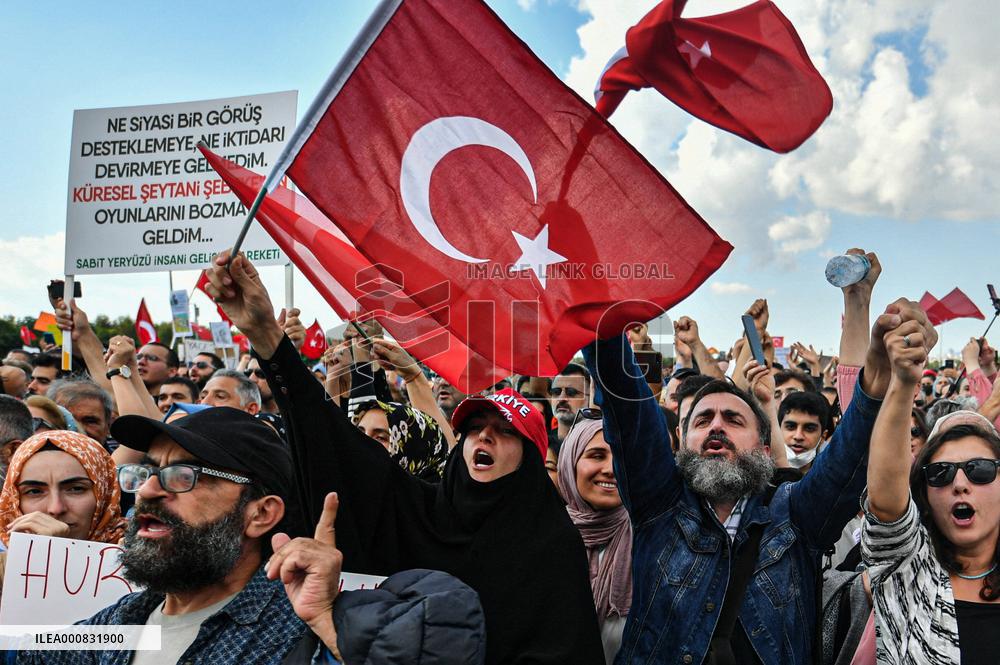 Protest Against Compulsory Vaccination - Istanbul