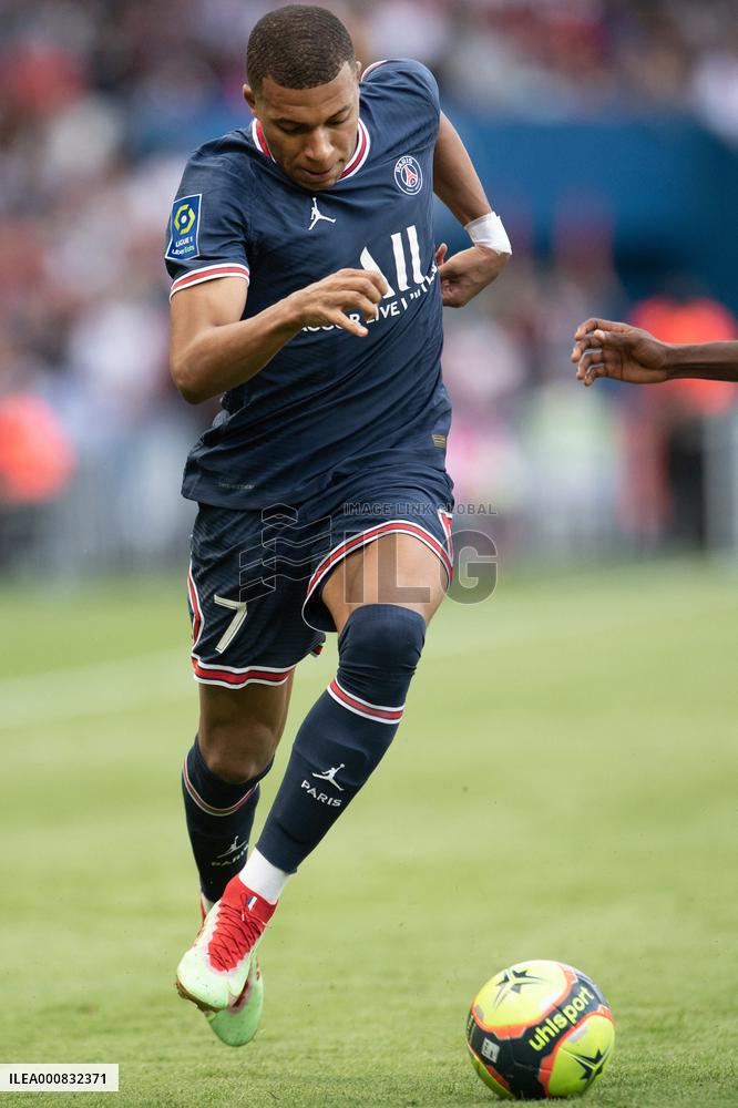 Ligue 1 - Paris Saint-Germain v Clermont - Paris