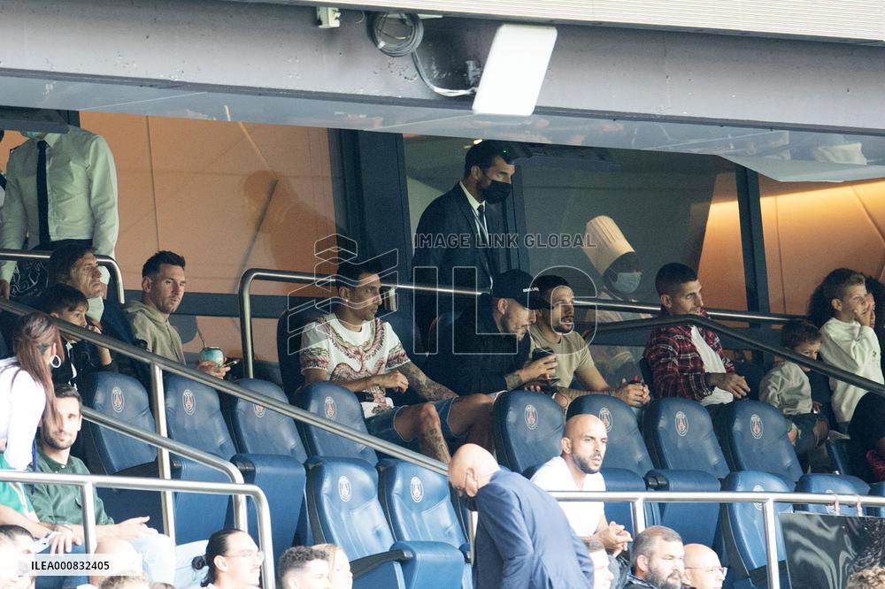 Ligue 1-Paris Saint-Germain v Clermont-Paris.