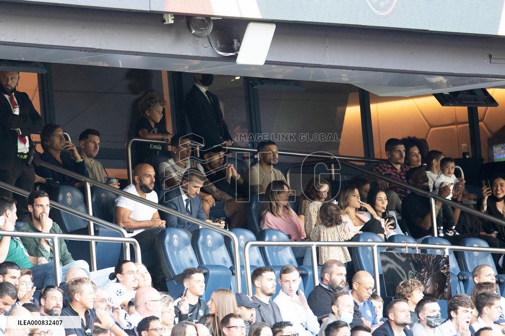 Ligue 1-Paris Saint-Germain v Clermont-Paris.