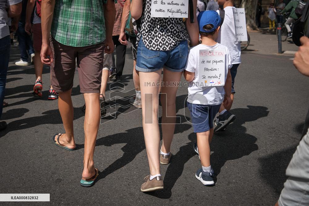 Protest Against Sanitary Pass And Vaccination - Toulouse
