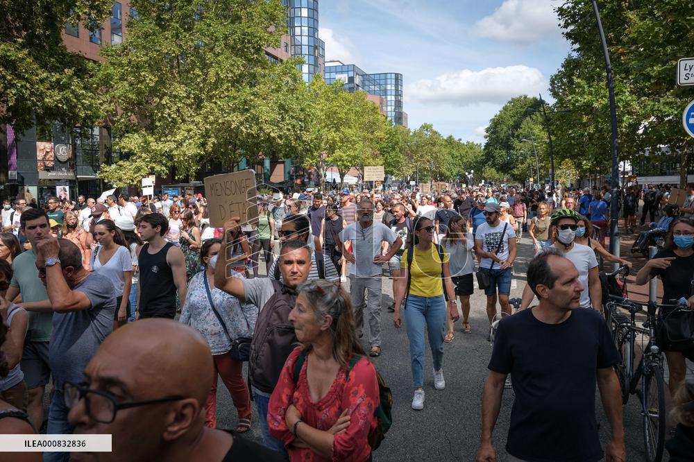 Protest Against Sanitary Pass And Vaccination - Toulouse