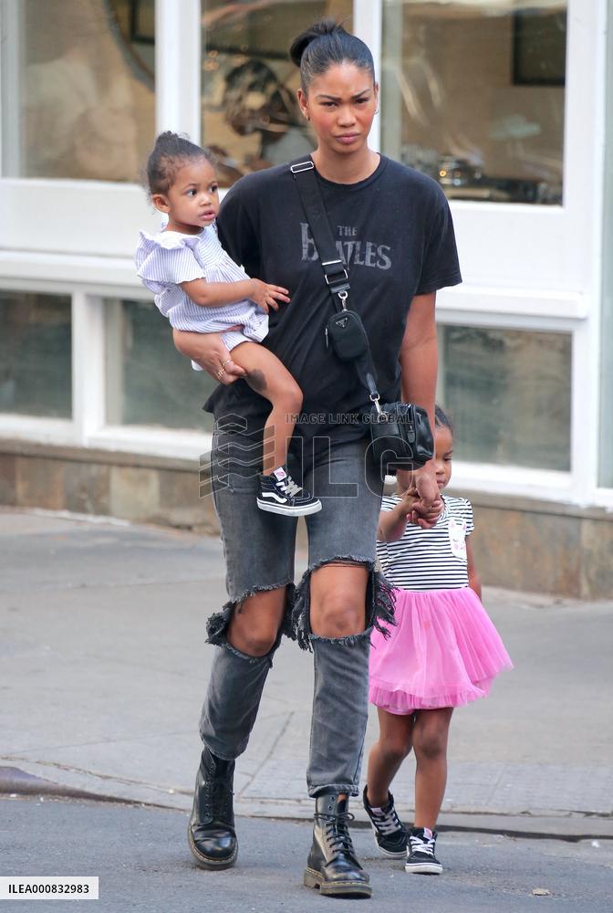 Chanel Iman And Kids Running Errands - NYC