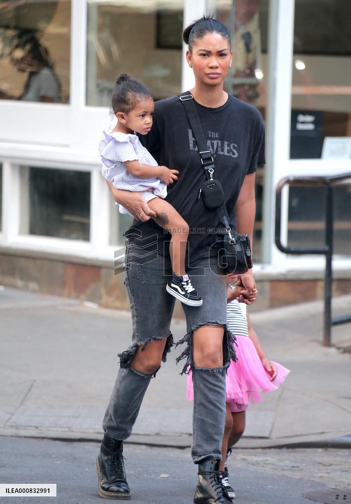 Chanel Iman And Kids Running Errands - NYC