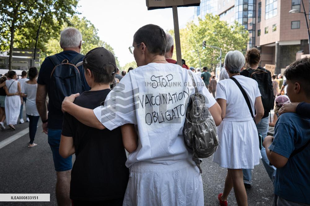Protest Against Sanitary Pass And Vaccination - Toulouse