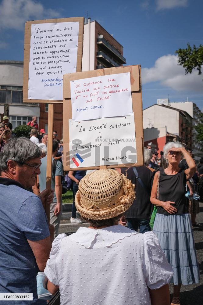 Protest Against Sanitary Pass And Vaccination - Toulouse