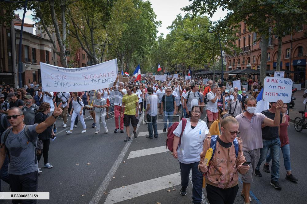 Protest Against Sanitary Pass And Vaccination - Toulouse