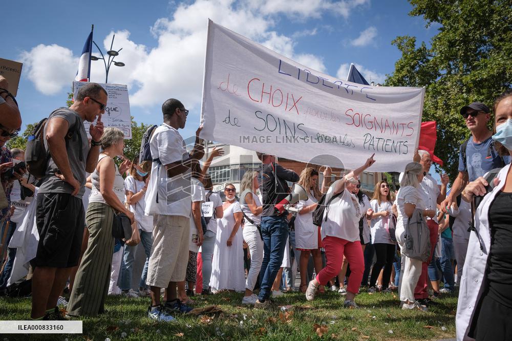 Protest Against Sanitary Pass And Vaccination - Toulouse