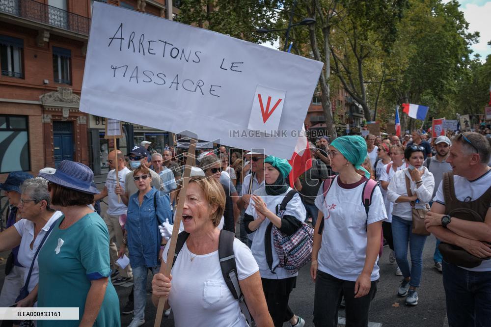 Protest Against Sanitary Pass And Vaccination - Toulouse