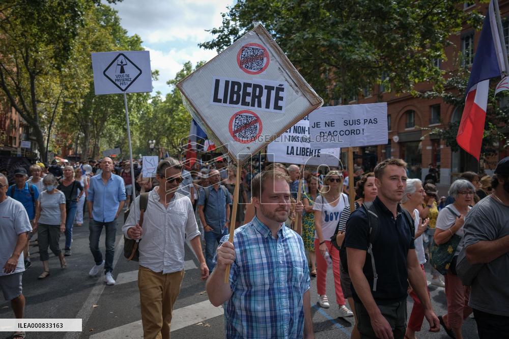 Protest Against Sanitary Pass And Vaccination - Toulouse