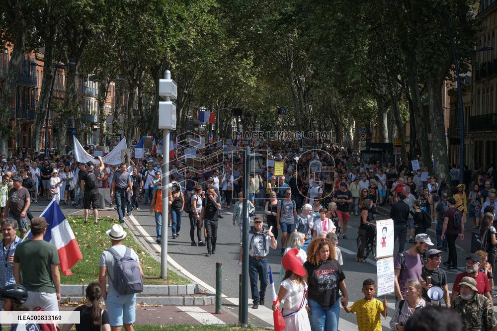 Protest Against Sanitary Pass And Vaccination - Toulouse