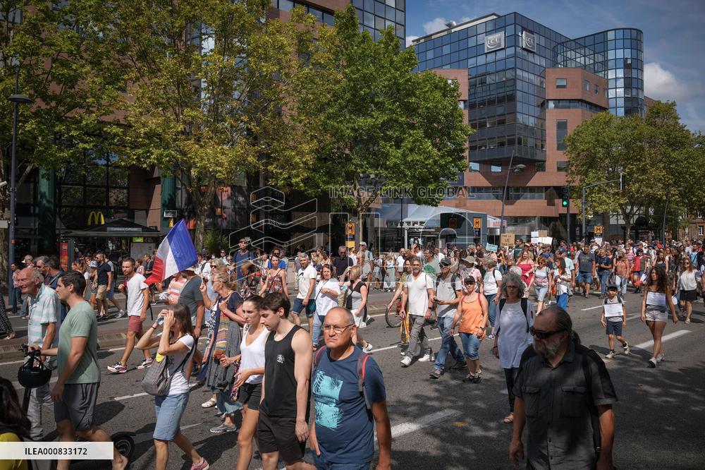 Protest Against Sanitary Pass And Vaccination - Toulouse