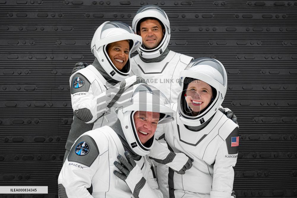 SpaceX First All-Civilian Crew Takes Off