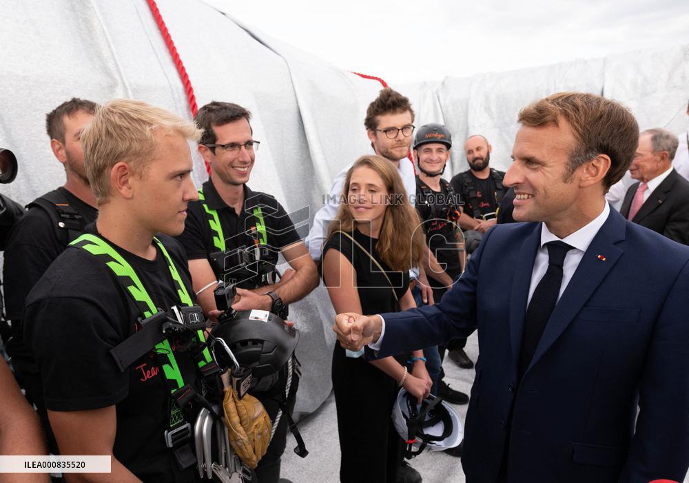 President Macron During Wrapped Arc De Triomphe Inauguration - Paris