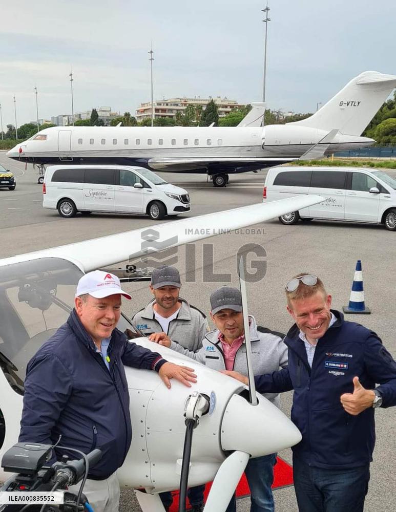 Albert II of Monaco Fly In A 100% Electric Aircraft - Nice