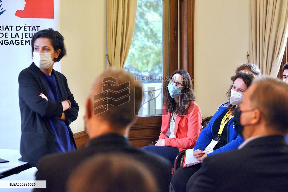 Sarah El Hairi And Young People Franco-German Office for Youth - Strasbourg