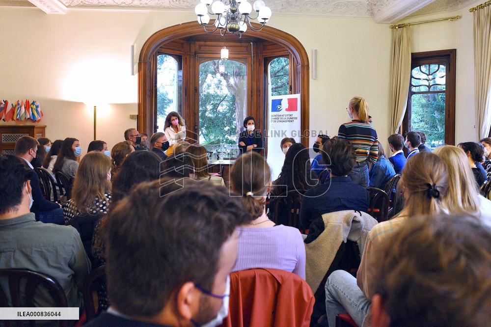 Sarah El Hairi And Young People Franco-German Office for Youth - Strasbourg