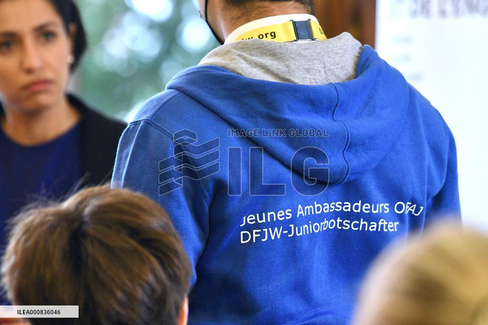 Sarah El Hairi And Young People Franco-German Office for Youth - Strasbourg