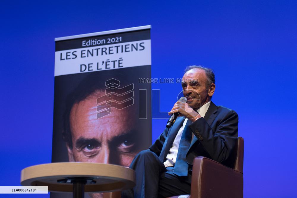 Eric Zemmour presents his new book in Toulon - South of France