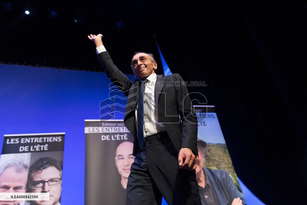 Eric Zemmour presents his new book in Toulon - South of France