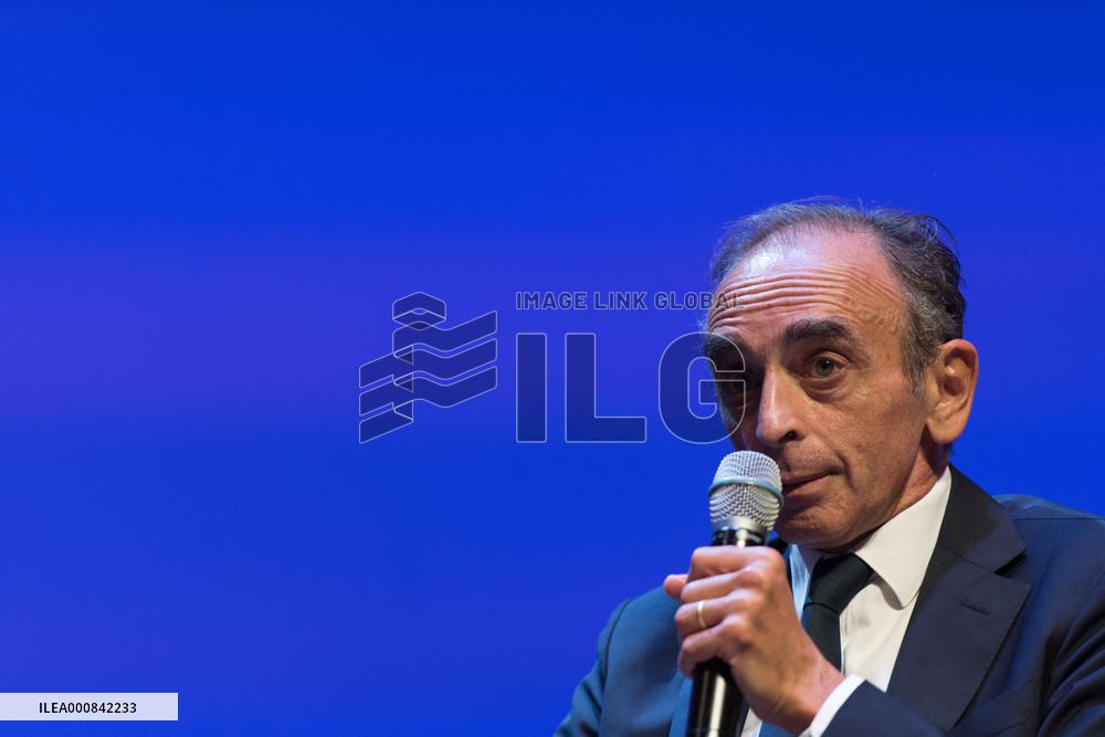 Eric Zemmour presents his new book in Toulon - South of France