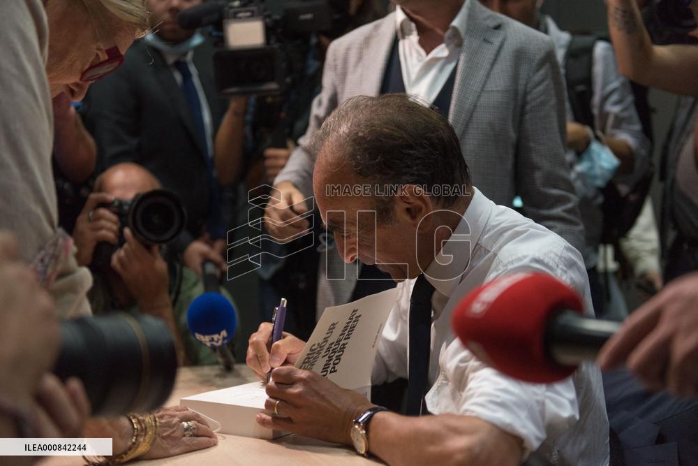 Eric Zemmour presents his new book in Toulon - South of France