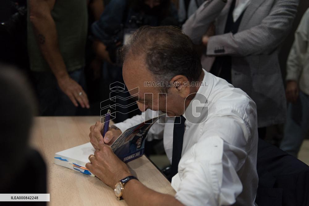 Eric Zemmour presents his new book in Toulon - South of France
