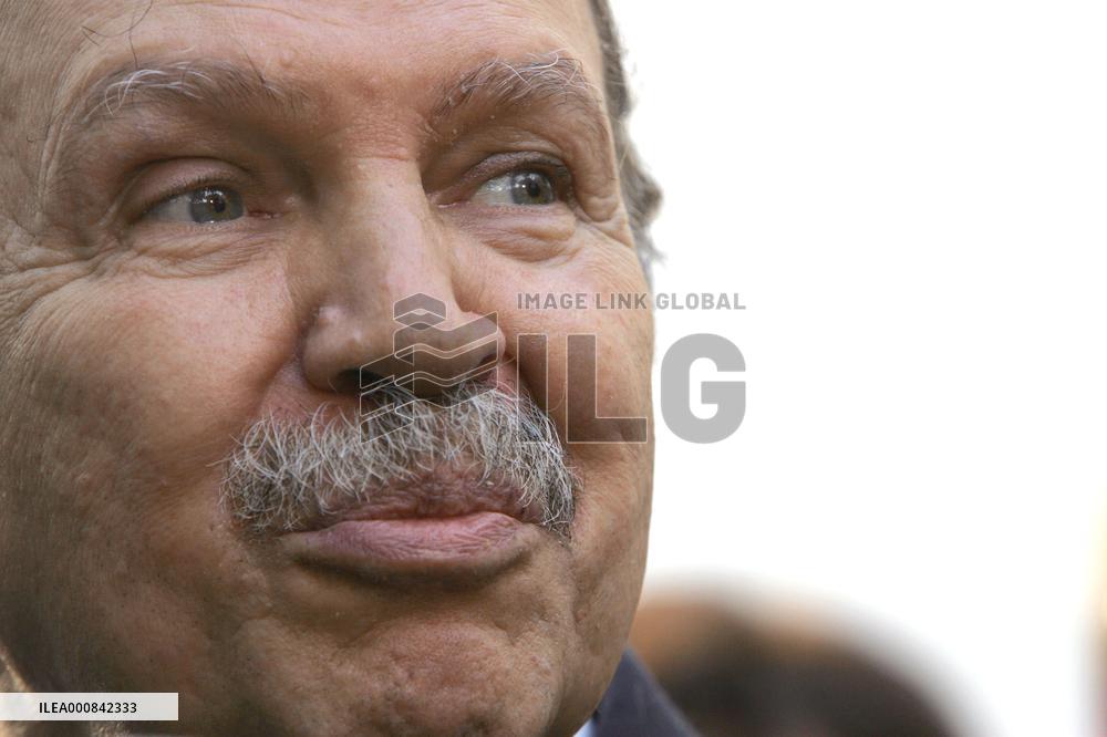 Nicolas Sarkozy 's visit in Algeria