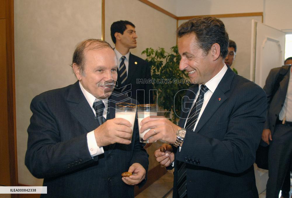 Abdelaziz Bouteflika receives Nicolas Sarkozy - Algiers