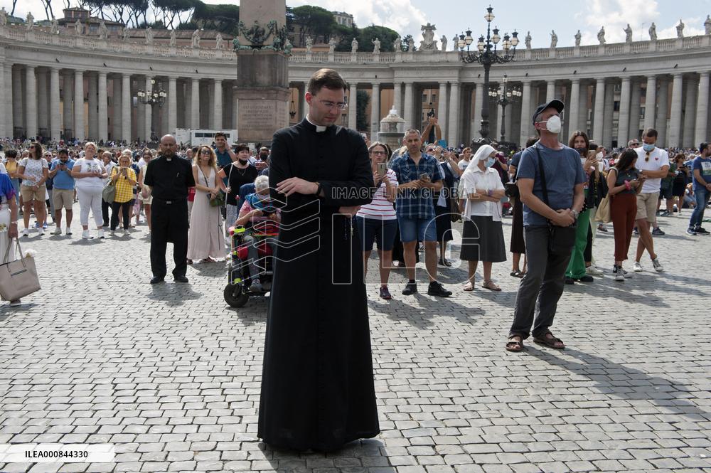 Pope Francis During Weekly Angelus Prayer - Vatican