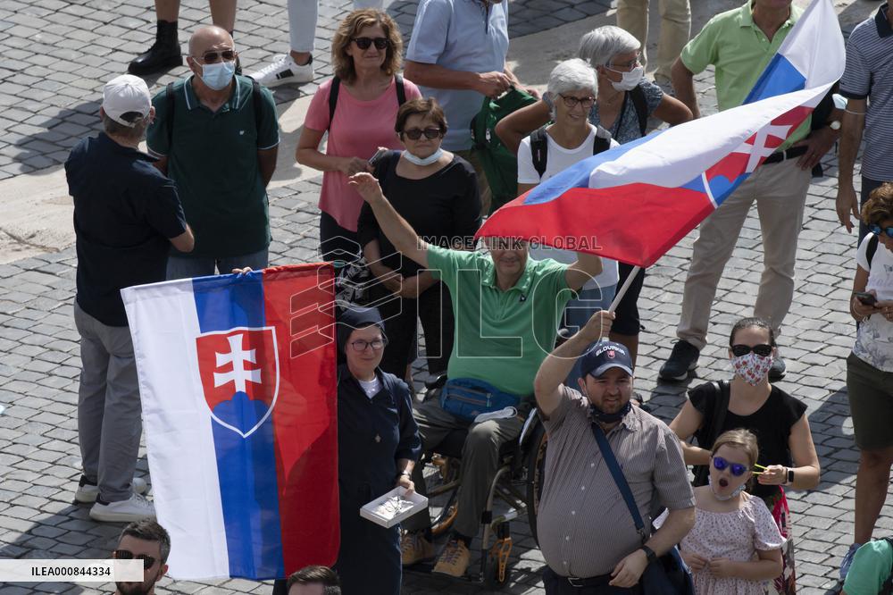 Pope Francis During Weekly Angelus Prayer - Vatican