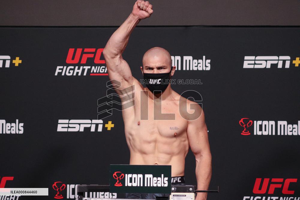 UFC Vegas 37: Smith v Spann Weigh-in - Las Vegas