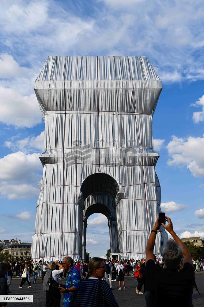 Christo And Jeanne-Claude's Arc De Triomphe Art Project - Paris