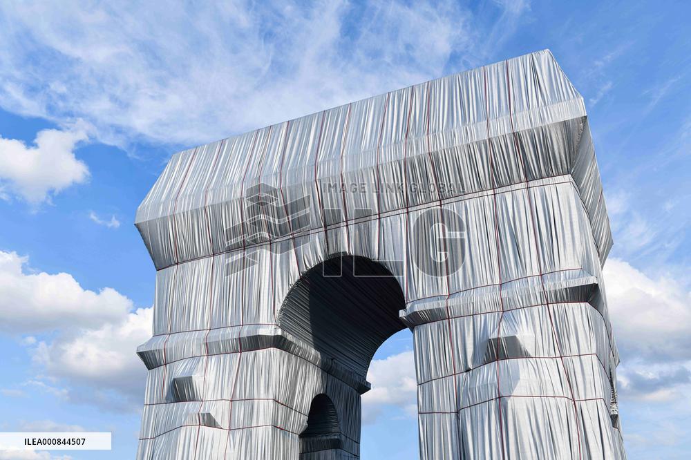Christo And Jeanne-Claude's Arc De Triomphe Art Project - Paris