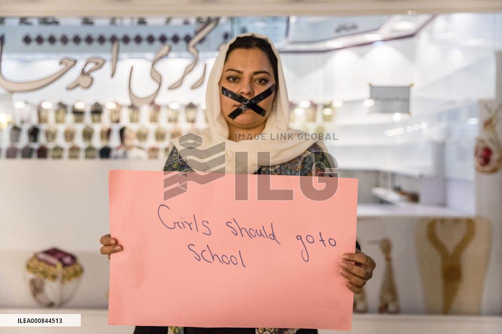 Women protests against Taliban's decision to ban girls from attending secondary school