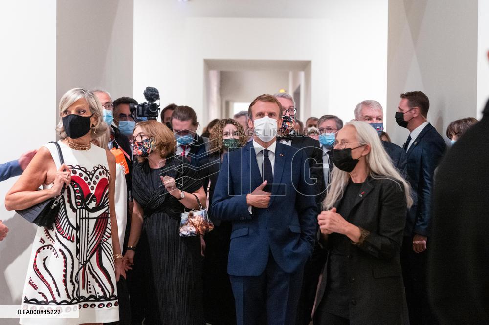 President Macron Visit To Morozov Collection, Icons Of Modern Art Exhibition - Paris