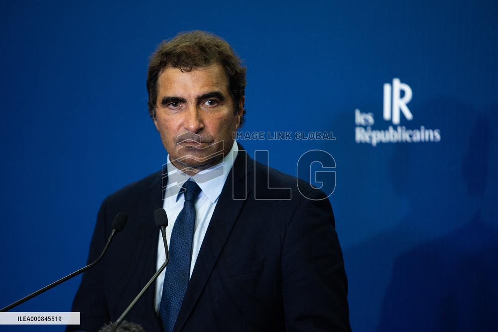 Les Republicains meeting about the primary - Paris